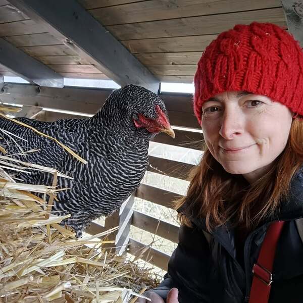Foto Blanka Roučkové se slepicí
